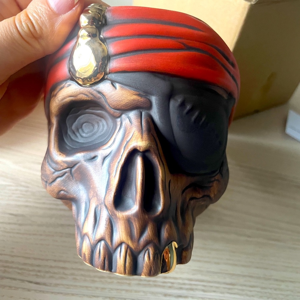 Disney Beak And Barrel Pirate Skull Mug 1st Edition